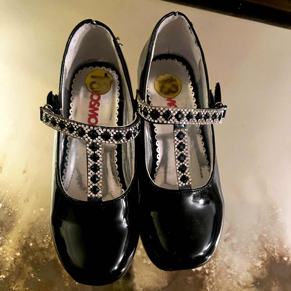 Girls patent leather black shoes with rhinestones sz13